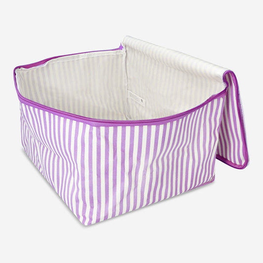 Checkered storage box with zipper