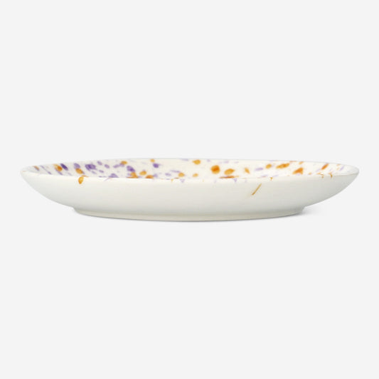 Plate with splash pattern
